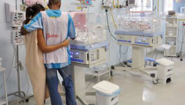 Música ajuda bebês em UTI neonatal de hospital na Paraíba