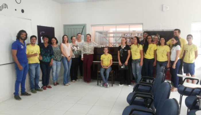 Orquestra em Ação recebe doação de piano da Associação de Voluntárias de Ji-Paraná